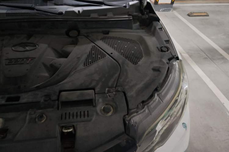 Used Soueast DX3 2016 1.5T CVT Flagship Model Engine Bay Left