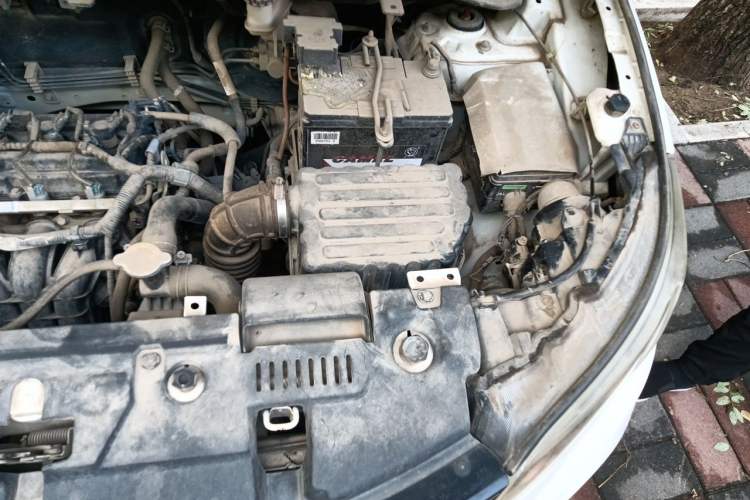 Used Soueast DX3 2016 1.5L Manual Luxury Model Engine Bay Left