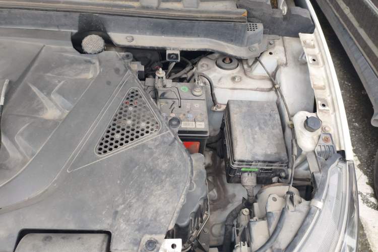 Used Soueast DX3 2016 1.5T CVT Prestige Edition Engine Bay Left