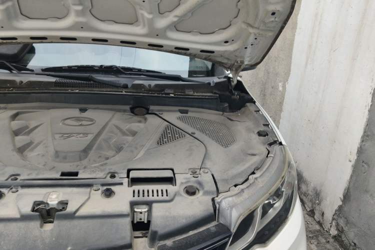 Used Soueast DX3 2016 1.5L Manual Luxury Model Engine Bay Left