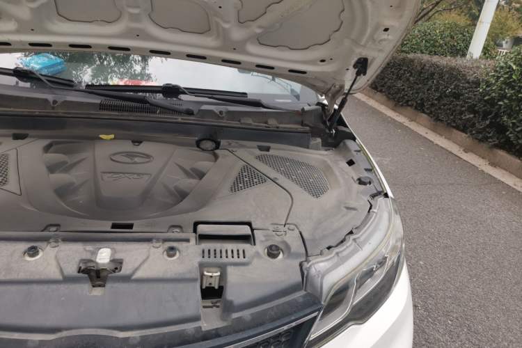 Used Soueast DX3 2016 1.5L Manual Luxury Edition Engine Bay Left