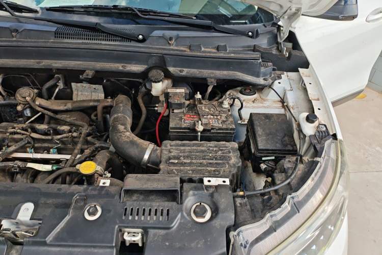 Used Soueast DX3 2016 1.5T SRG CVT Flagship Edition Engine Bay Left