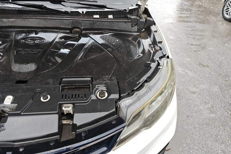 Used Soueast DX3 2016 1.5L Manual Luxury Edition Engine Bay Left