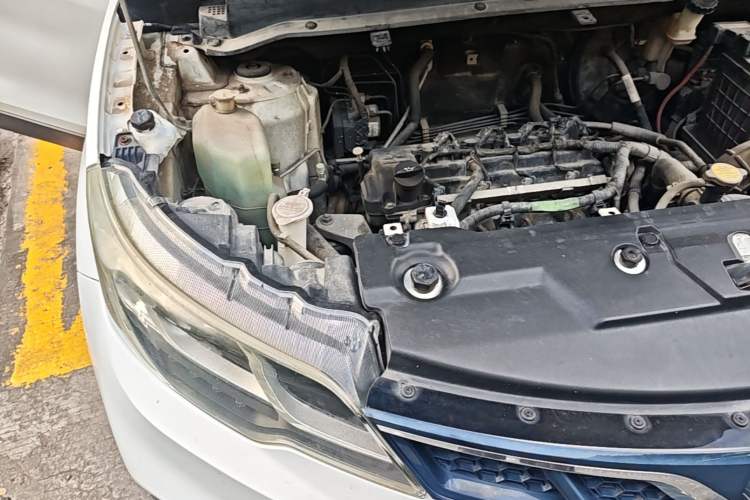 Used Soueast DX3 2016 1.5L Manual Luxury Edition Engine Bay Right