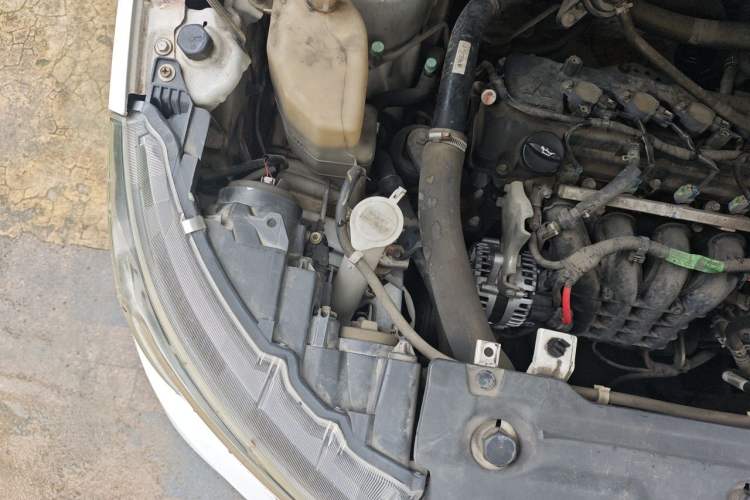 Used Soueast DX3 2016 1.5T CVT Prestige Edition Engine Bay Right