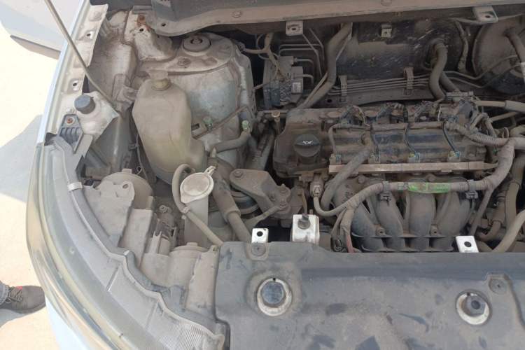 Used Soueast DX3 2016 1.5L Manual Luxury Edition Engine Bay Right
