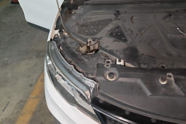 Used Soueast DX3 2016 1.5T CVT Prestige Edition Engine Bay Right