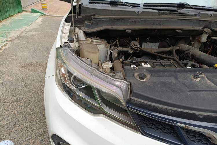Used Soueast DX3 2016 1.5T CVT Flagship Model Engine Bay Right