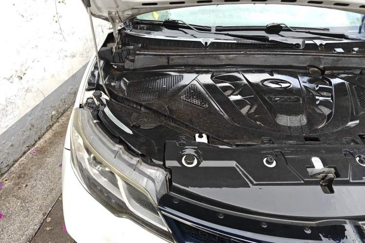 Used Soueast DX3 2016 1.5L Manual Luxury Edition Engine Bay Right