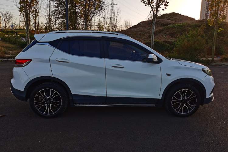 Used Soueast DX3 2016 1.5T CVT Flagship Model Exterior 2