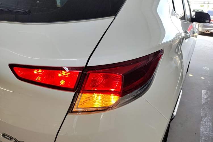 Used Soueast DX3 2016 1.5L Manual Luxury Edition Exterior 3