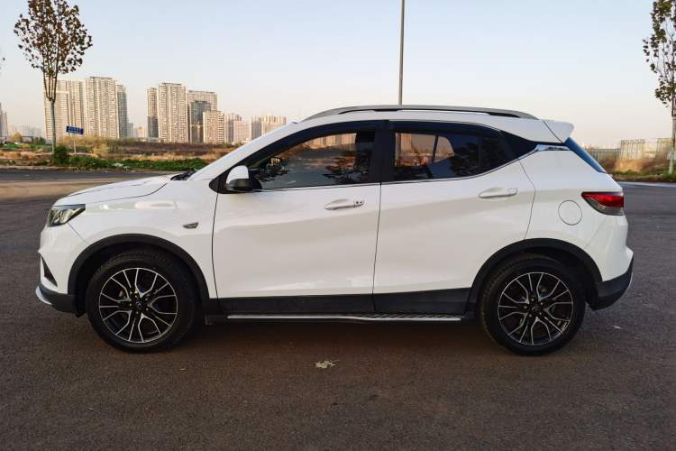 Used Soueast DX3 2016 1.5T CVT Flagship Model Exterior 5