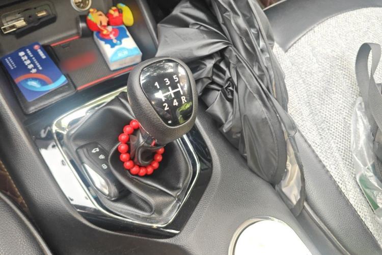 Used Soueast DX3 2016 1.5L Manual Luxury Edition Gear Lever