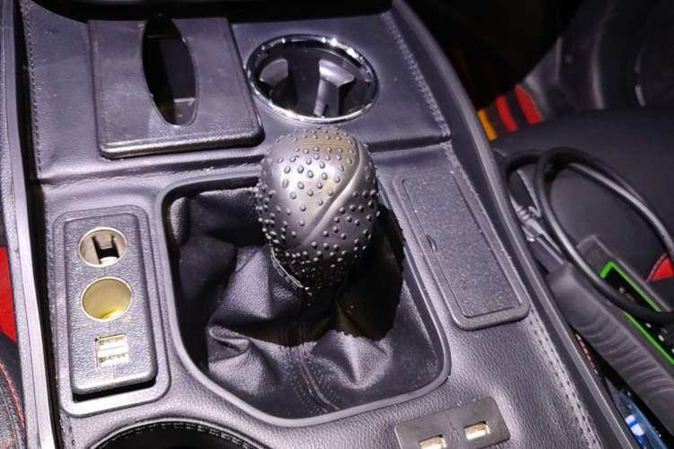 Used Soueast DX3 2016 1.5L Manual Luxury Model Gear Lever