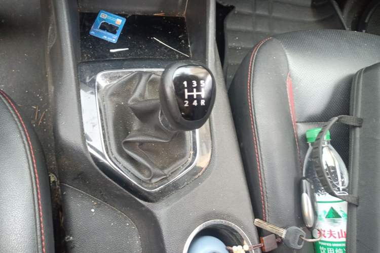 Used Soueast DX3 2016 1.5L Manual Luxury Edition Gear Lever