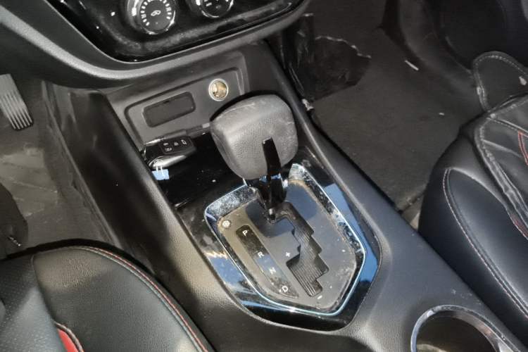 Used Soueast DX3 2016 1.5T CVT Flagship Model Gear Lever