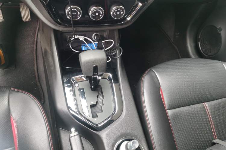 Used Soueast DX3 2016 1.5T CVT Flagship Model Gear Lever