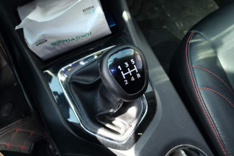 Used Soueast DX3 2016 1.5L Manual Luxury Model Gear Lever