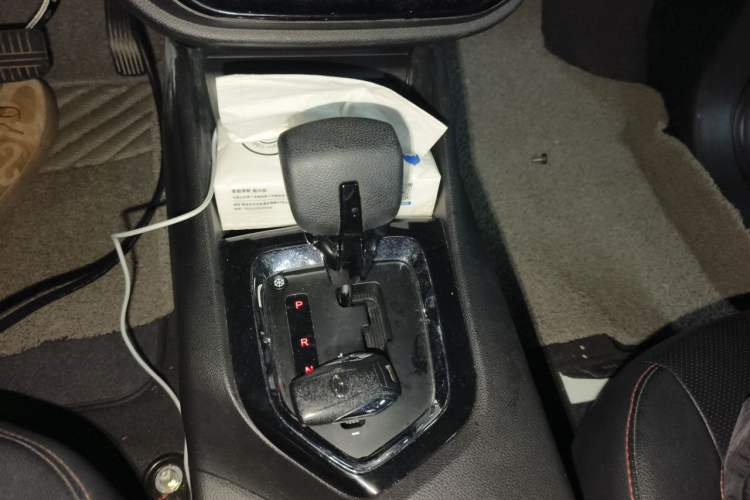 Used Soueast DX3 2016 1.5T CVT Prestige Edition Gear Lever