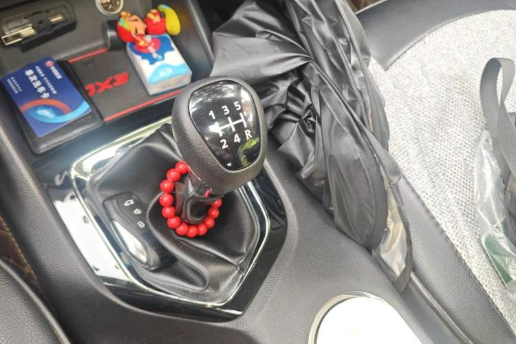 Used Soueast DX3 2016 1.5L Manual Luxury Edition Gear Lever