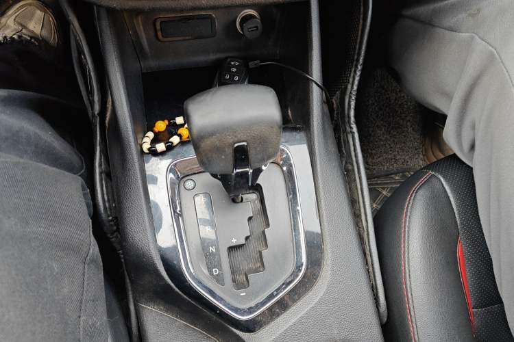 Used Soueast DX3 2016 1.5T CVT Luxury Model Gear Lever