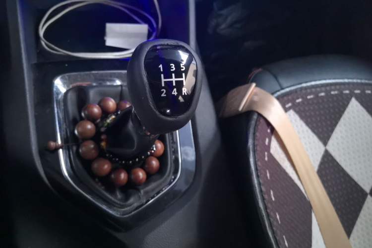 Used Soueast DX3 2016 1.5L Manual Flagship Version Gear Lever