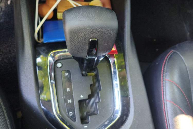 Used Soueast DX3 2016 1.5T CVT Flagship Model Gear Lever