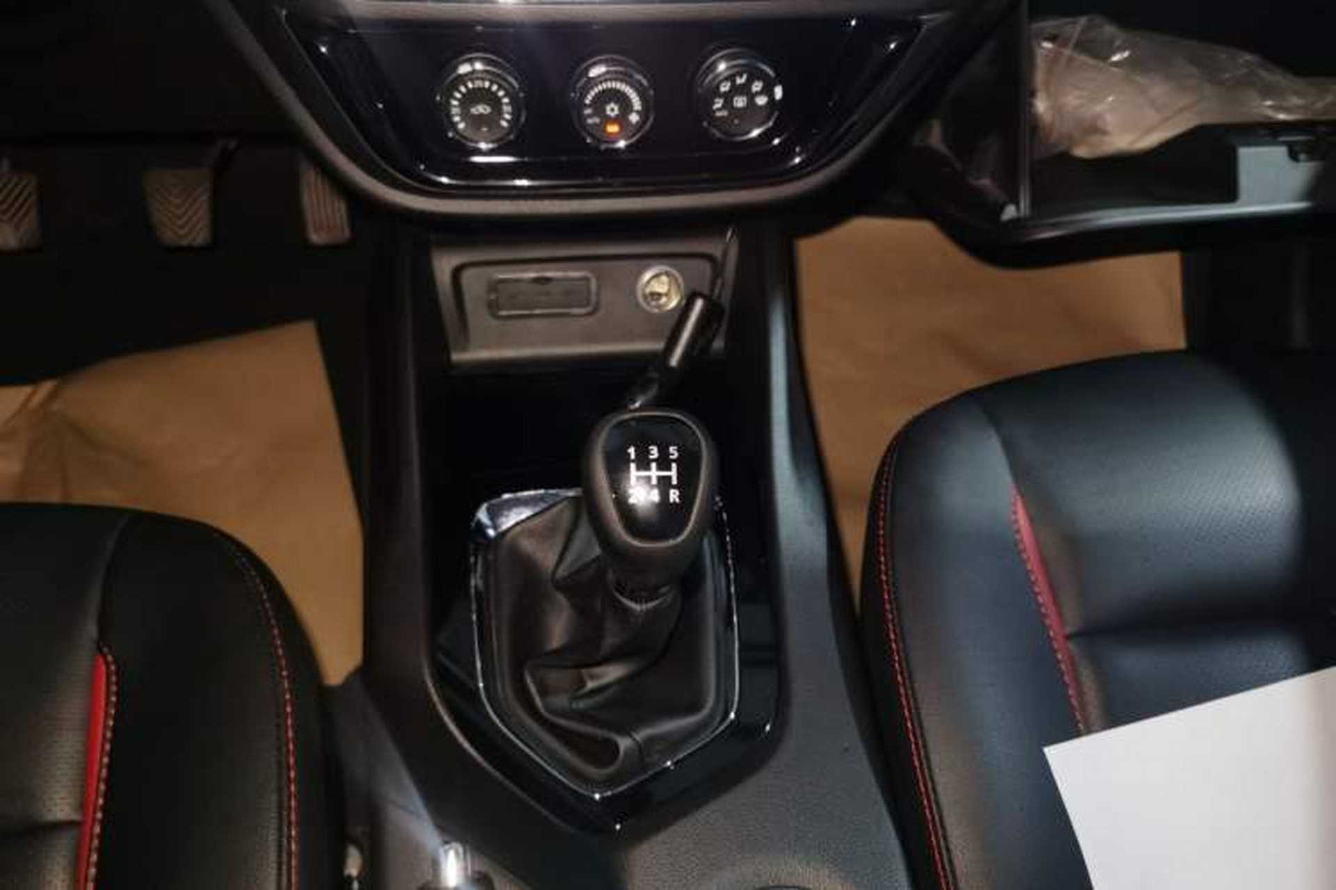 Used Soueast DX3 2016 1.5L Manual Flagship Version Gear Lever