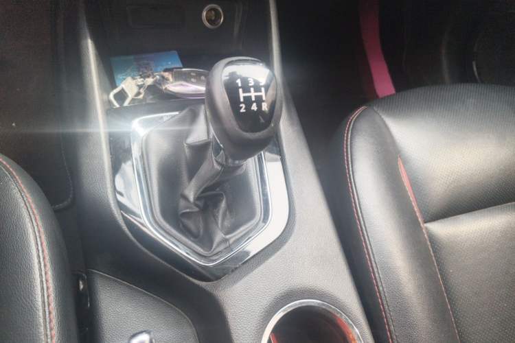 Used Soueast DX3 2016 1.5L Manual Flagship Version Gear Lever