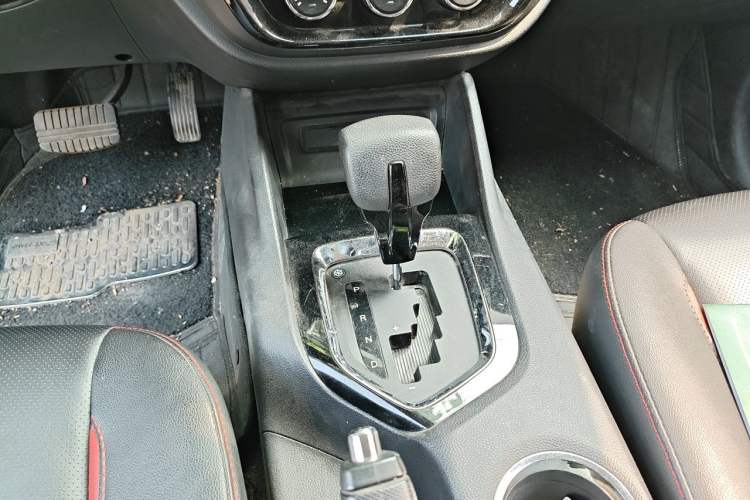 Used Soueast DX3 2016 1.5T CVT Prestige Edition Gear Lever