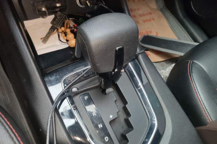 Used Soueast DX3 2016 1.5T CVT Prestige Edition Gear Lever