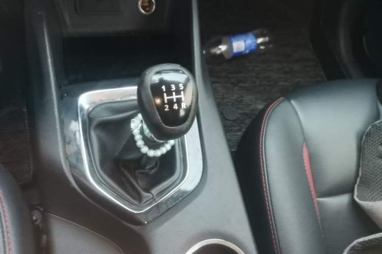 Used Soueast DX3 2016 1.5L Manual Flagship Version Gear Lever
