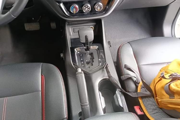 Used Soueast DX3 2016 1.5T CVT Luxury Model Gear Lever