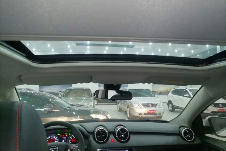 Used Soueast DX3 2016 1.5T CVT Prestige Edition Headliner
