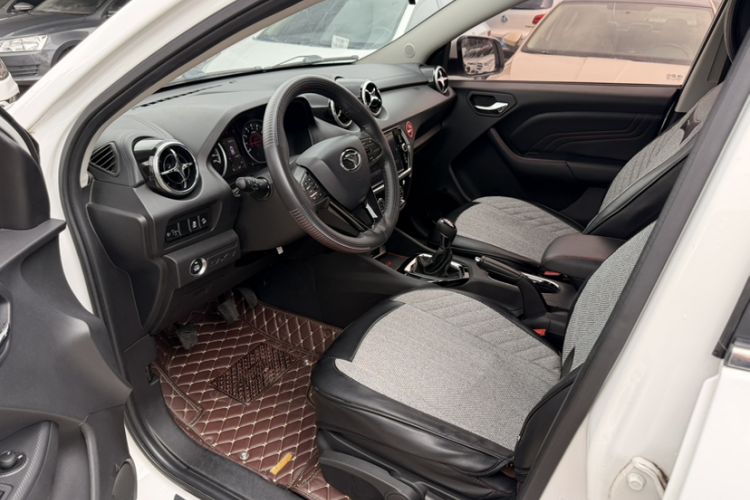 Used Soueast DX3 2016 1.5L Manual Luxury Edition Interior 1