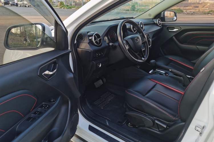 Used Soueast DX3 2016 1.5T CVT Flagship Model Interior 1