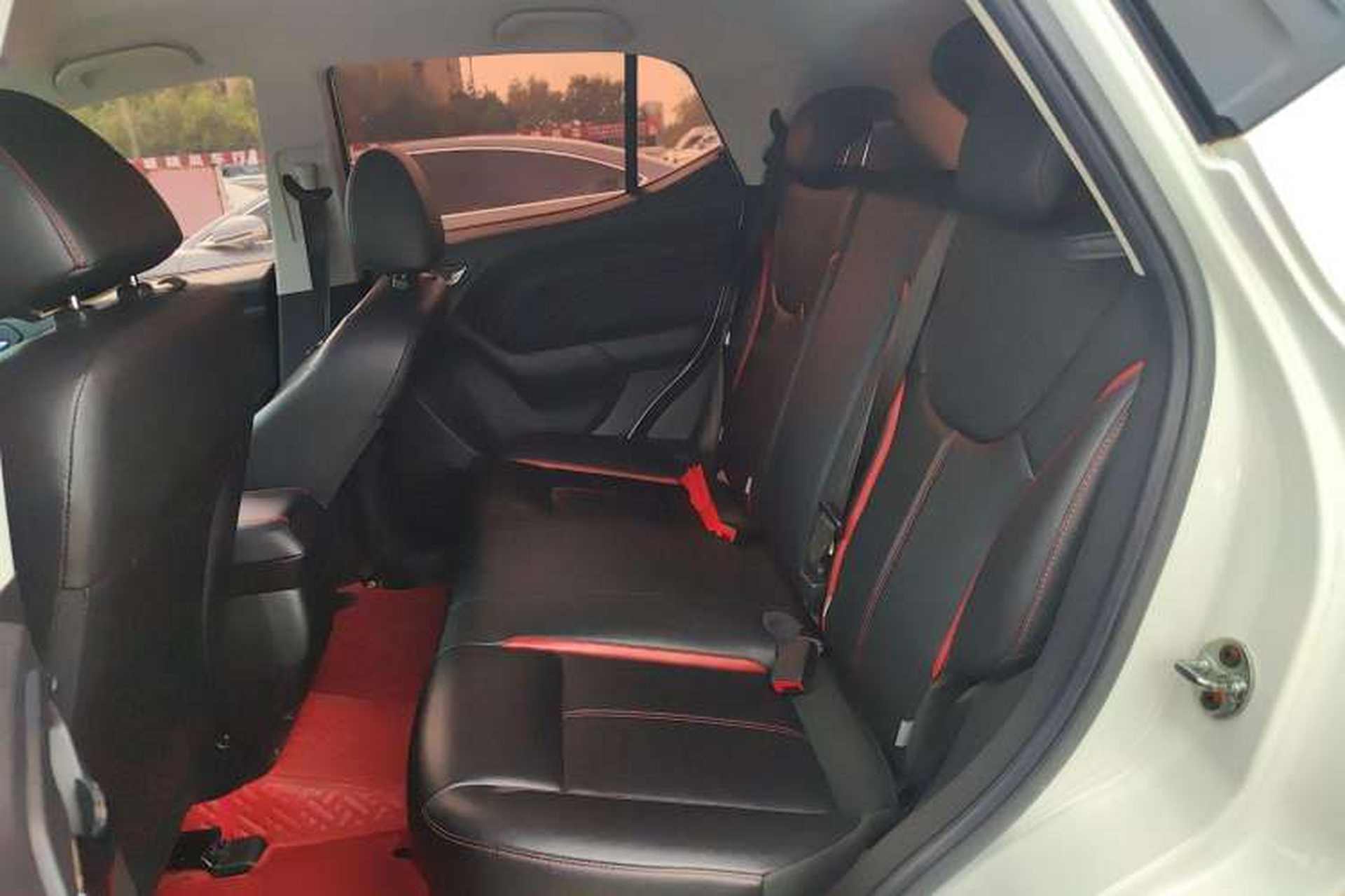 Used Soueast DX3 2016 1.5T CVT Luxury Model Interior 1