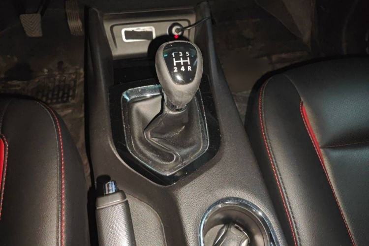 Used Soueast DX3 2016 1.5L Manual Luxury Edition Interior 1