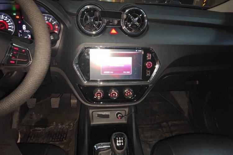Used Soueast DX3 2016 1.5L Manual Luxury Edition Interior 2
