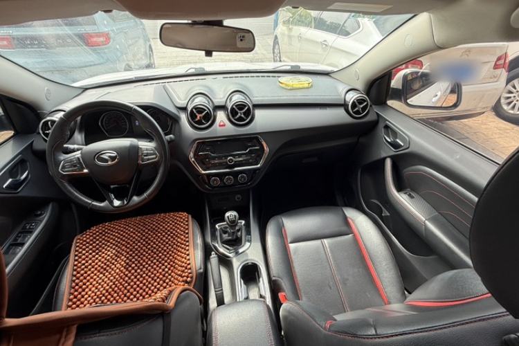 Used Soueast DX3 2016 1.5L Manual Luxury Model Interior 2
