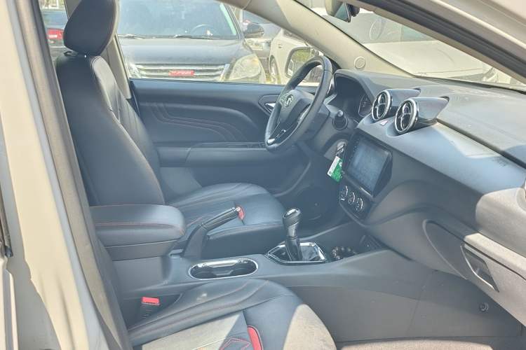 Used Soueast DX3 2016 1.5L Manual Luxury Model Interior 3