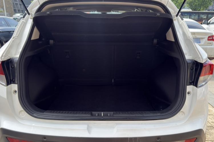 Used Soueast DX3 2016 1.5L Manual Luxury Model Interior 5