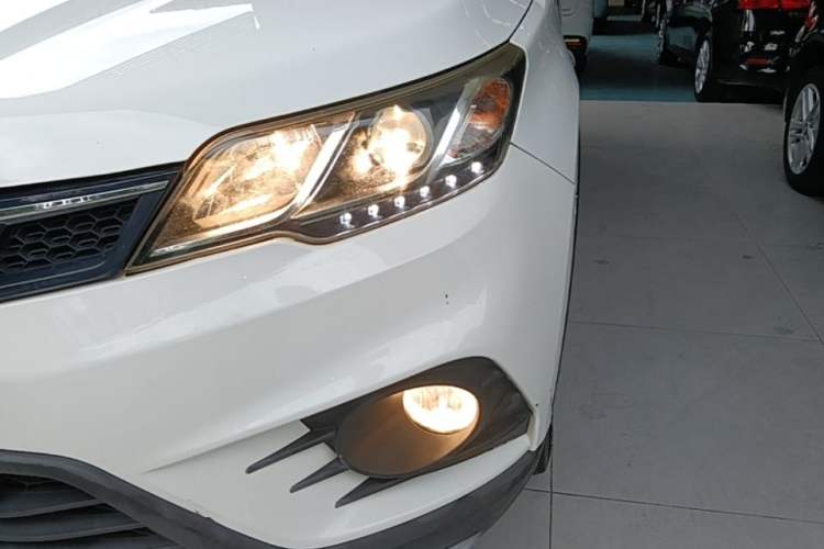 Used Soueast DX3 2016 1.5T CVT Luxury Model Left Front Headlight