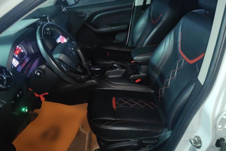 Used Soueast DX3 2016 1.5T CVT Prestige Edition Left Front Seat