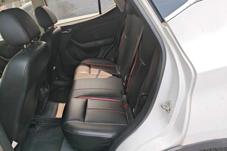 Used Soueast DX3 2016 1.5T CVT Prestige Edition Left Rear Seat