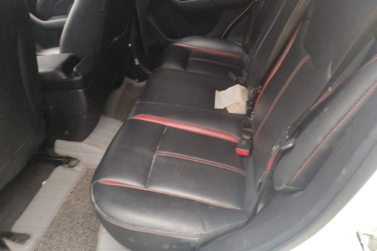 Used Soueast DX3 2016 1.5T CVT Prestige Edition Left Rear Seat