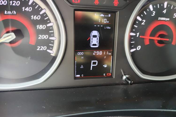 Used Soueast DX3 2016 1.5T CVT Luxury Model Odometer Close Up