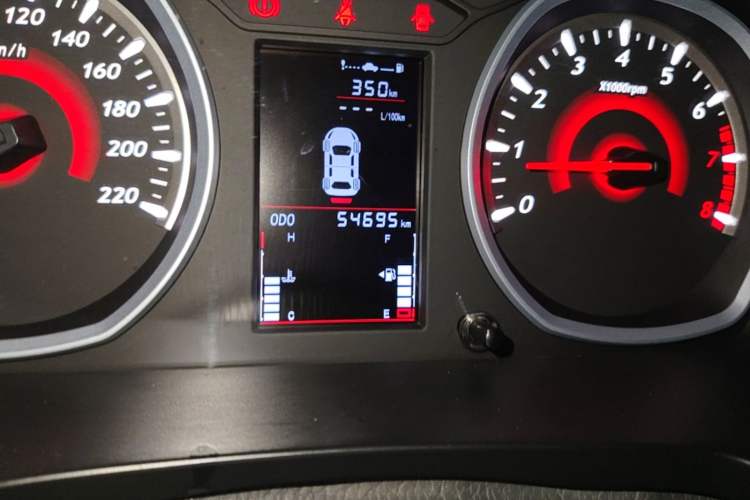 Used Soueast DX3 2016 1.5L Manual Luxury Model Odometer Close Up