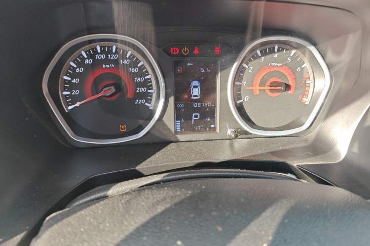 Used Soueast DX3 2016 1.5T CVT Prestige Edition Odometer Close Up
