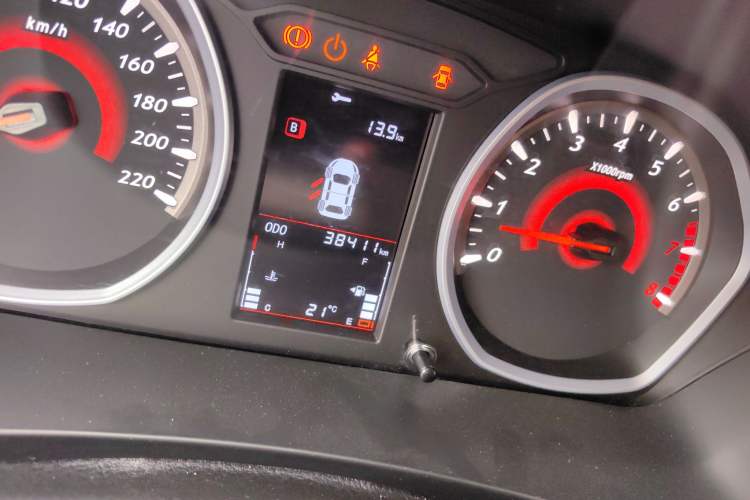 Used Soueast DX3 2016 1.5L Manual Luxury Model Odometer Close Up
